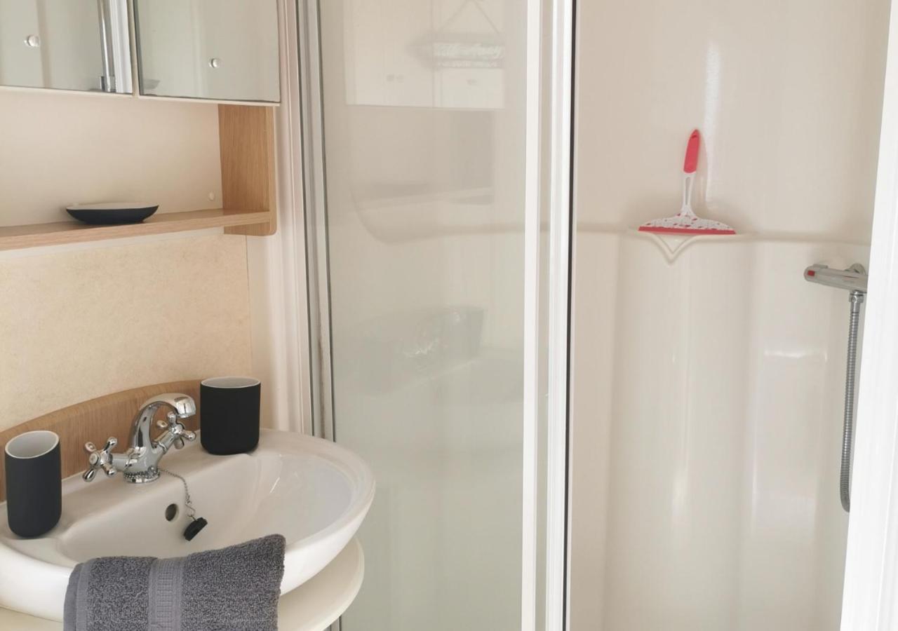 Tranquil 6 Berth Luxury Holiday Home Τσίτσεστερ Εξωτερικό φωτογραφία
